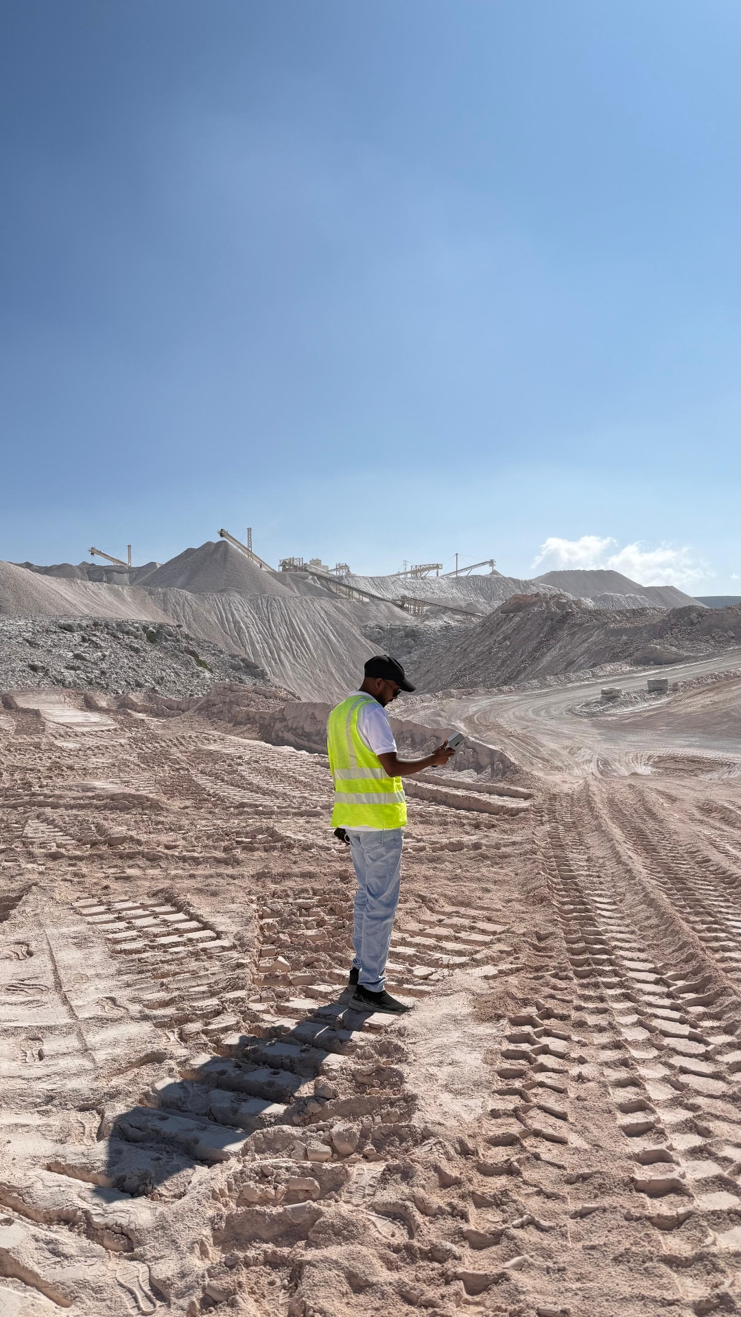 Rakaez field engineer conducting environmental monitoring at a quarry in Oman